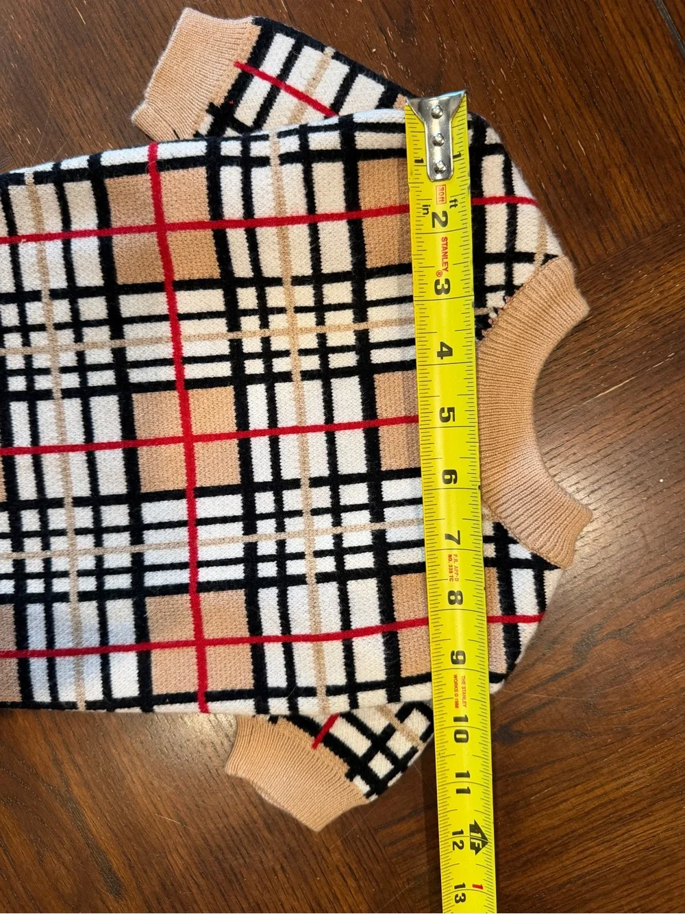 Burberry Style Plaid Knit Top in Beige and Black Dog Sweater
